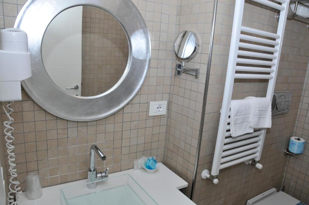 Hotel Del Conte Fondi Zimmer foto