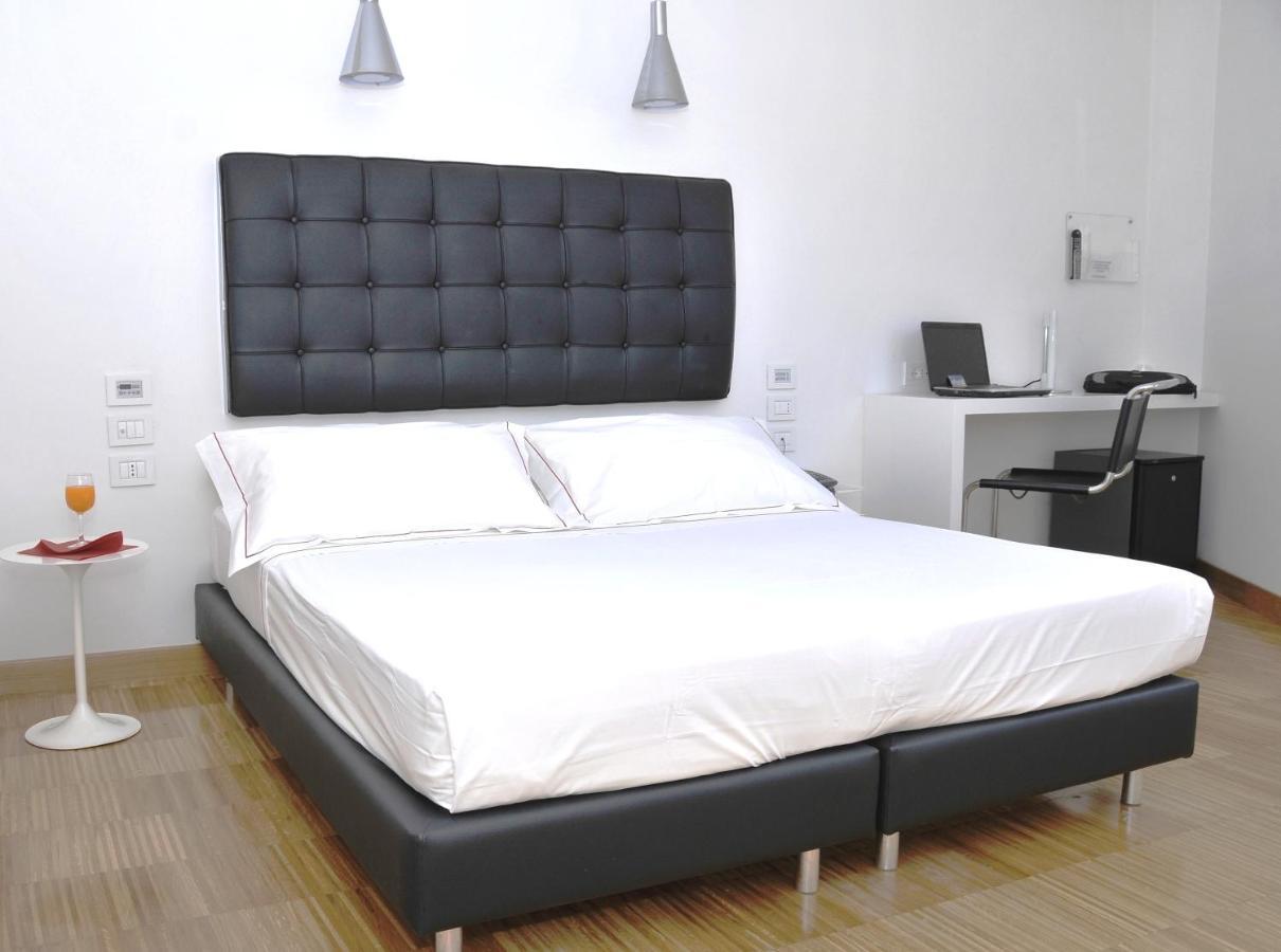 Hotel Del Conte Fondi Zimmer foto